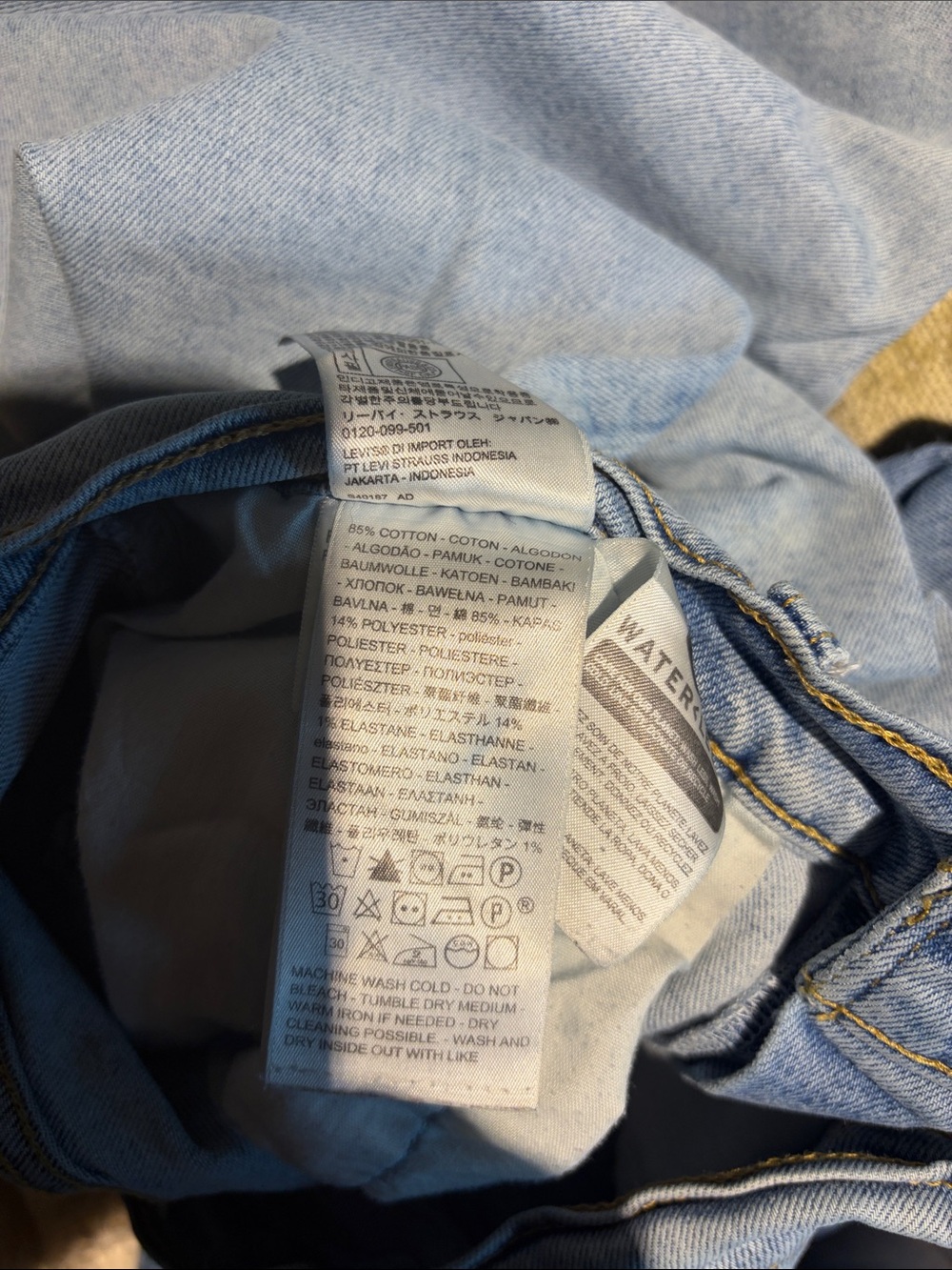 Levi's Ribcage Jeans - Picture 4 of 4